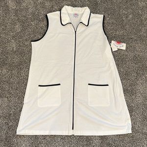 NWT women’s cover zone coverup size 22